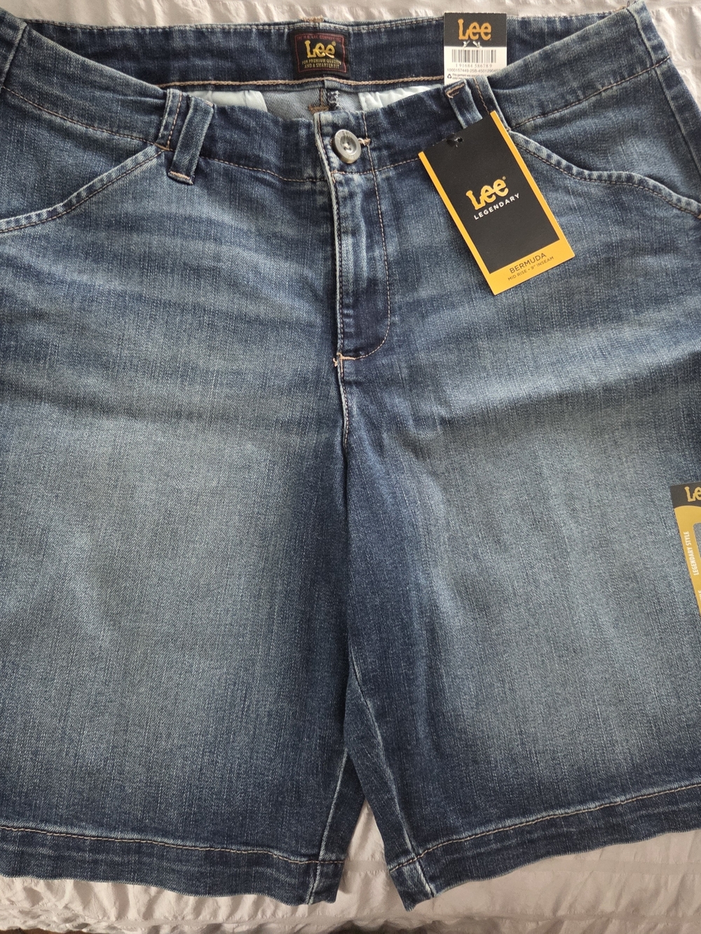 Lee Women’s Light-Mid Blue Relaxed Denim Shorts